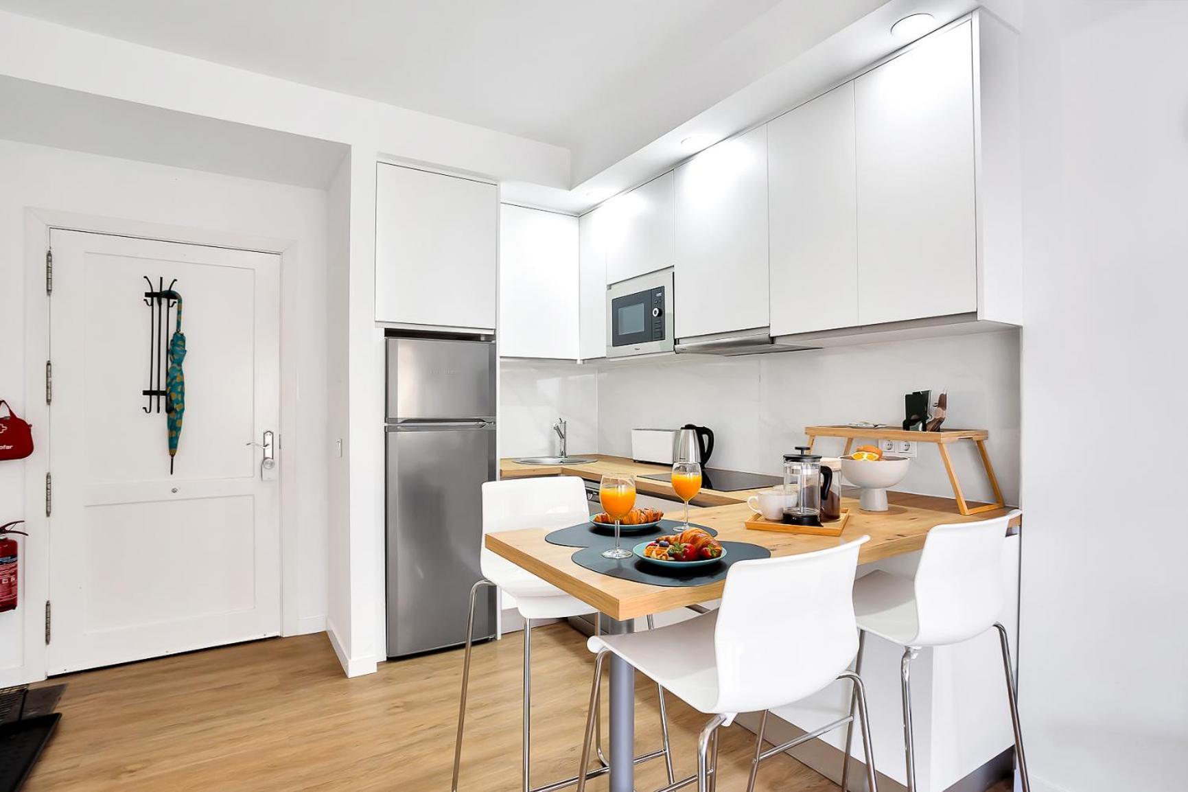 Modern Beach Apartment Romana Playa 723 In Marbella, Elviria Exteriör bild