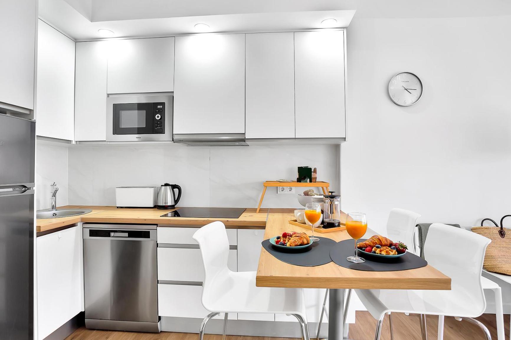 Modern Beach Apartment Romana Playa 723 In Marbella, Elviria Exteriör bild